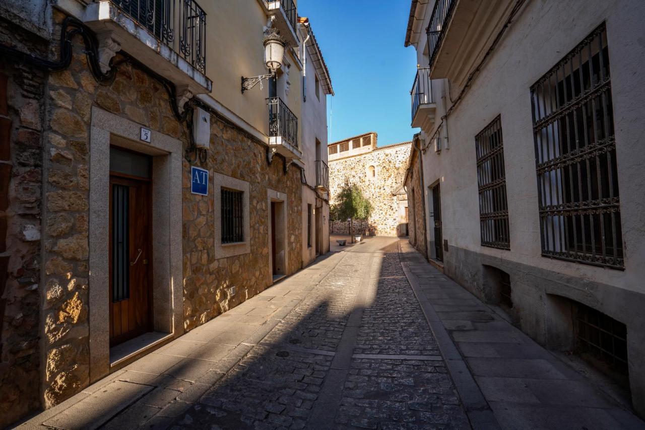 Apartamentos Cáceres Histórico CENTRO Esterno foto