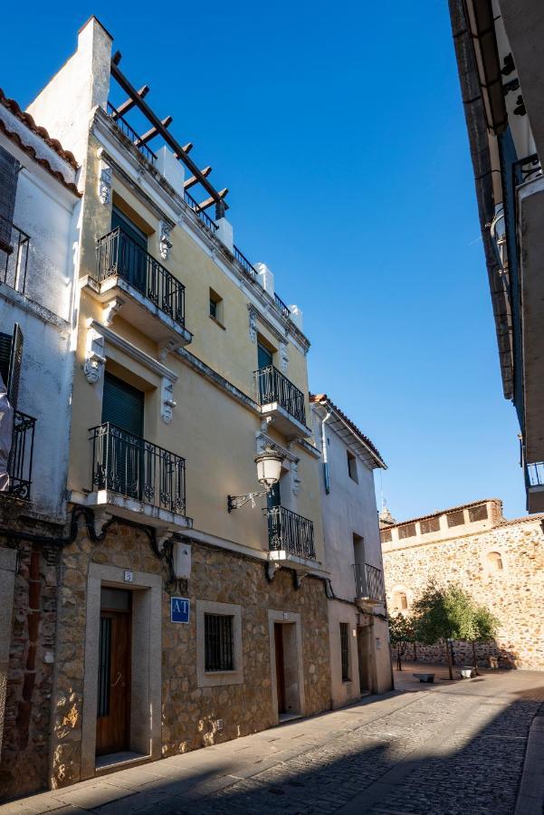 Apartamentos Cáceres Histórico CENTRO Esterno foto