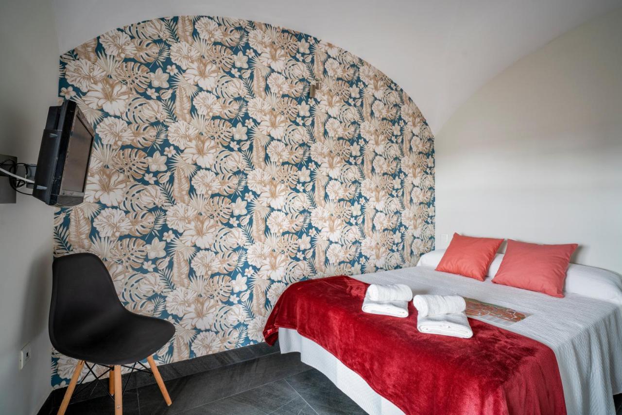 Apartamentos Cáceres Histórico CENTRO Esterno foto